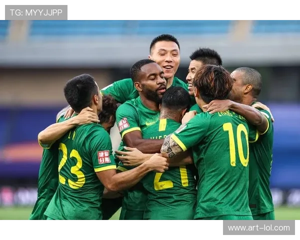 足球球星被队友绿了引发热议 网友纷纷猜测真相背后内幕